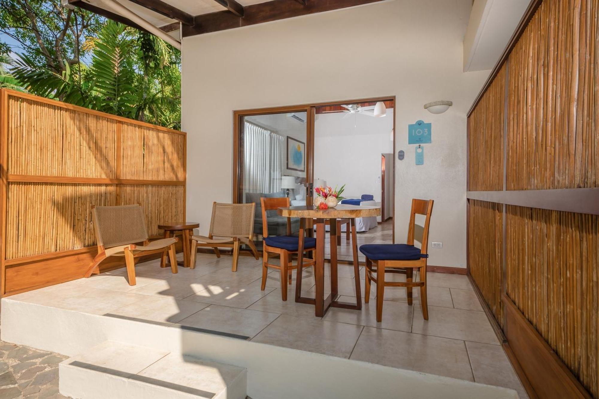 The Coast Beachfront Hotel Tamarindo Zimmer foto